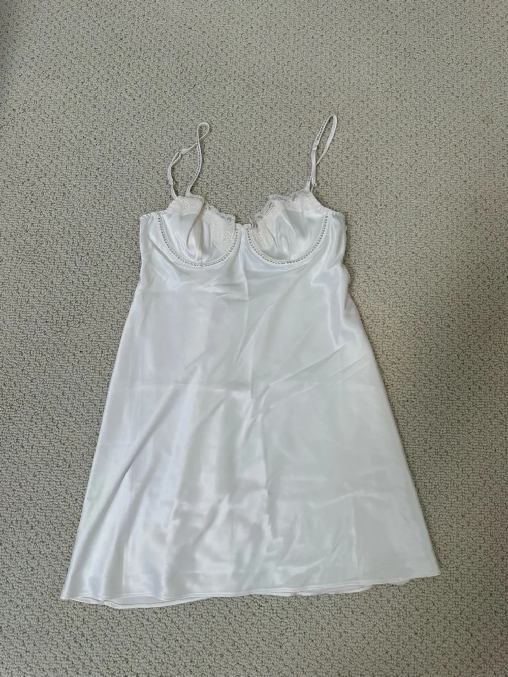 Victoria’s Secret Bridal Satin Robe with Rhinestone 'Bride' Script - Picture 2 of 4